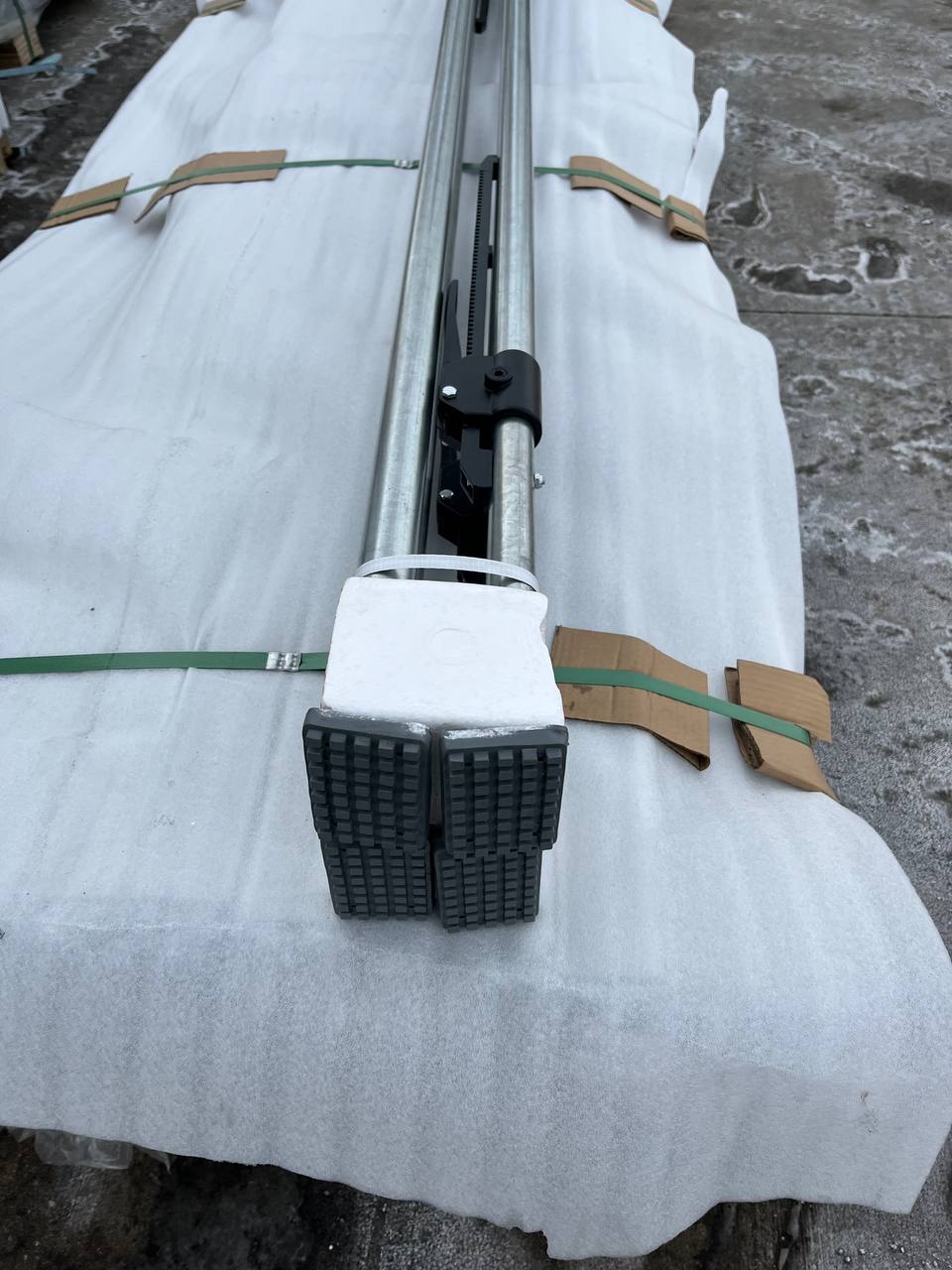 Cargo Load Lock Bar 89-105in — Ratcheting Steel Bar for Dry Vans