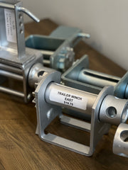ZINC-COATED STANDARD TRAILER WINCH – COMPATIBLE WITH EAST SLIDING TRACKS