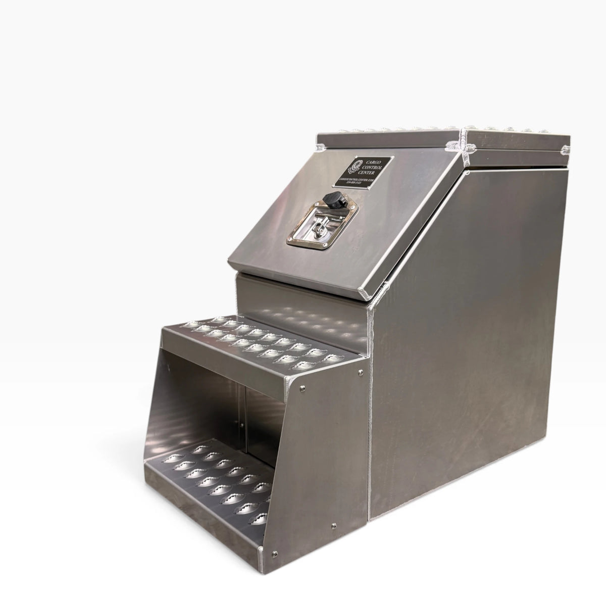 15in saddle tool box from the rear right, closed
